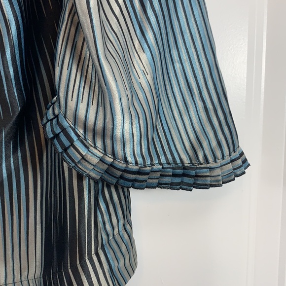 BCBGeneration Womens Blouse 3/4 Sleeve Blue Tan Black Flowy Arms 3/4 Button up S - Picture 7 of 9